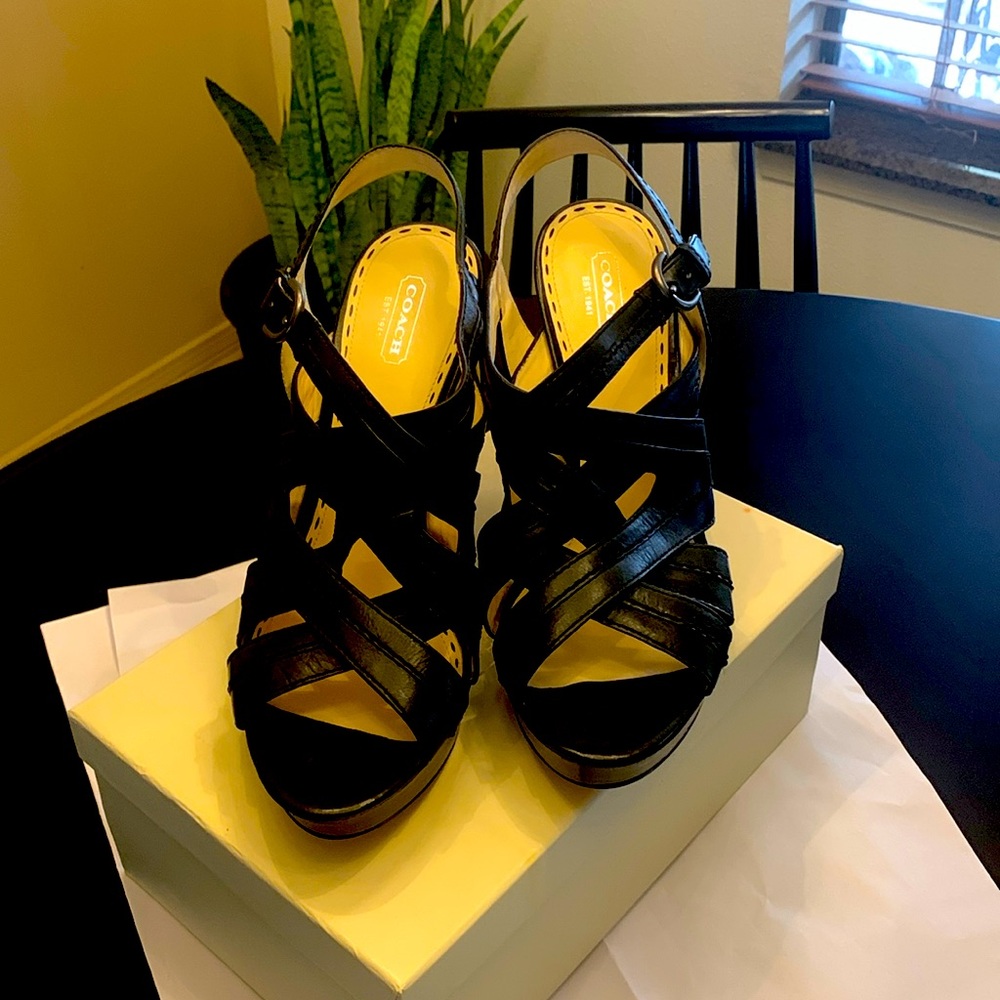 Brand: Coach Leatherware